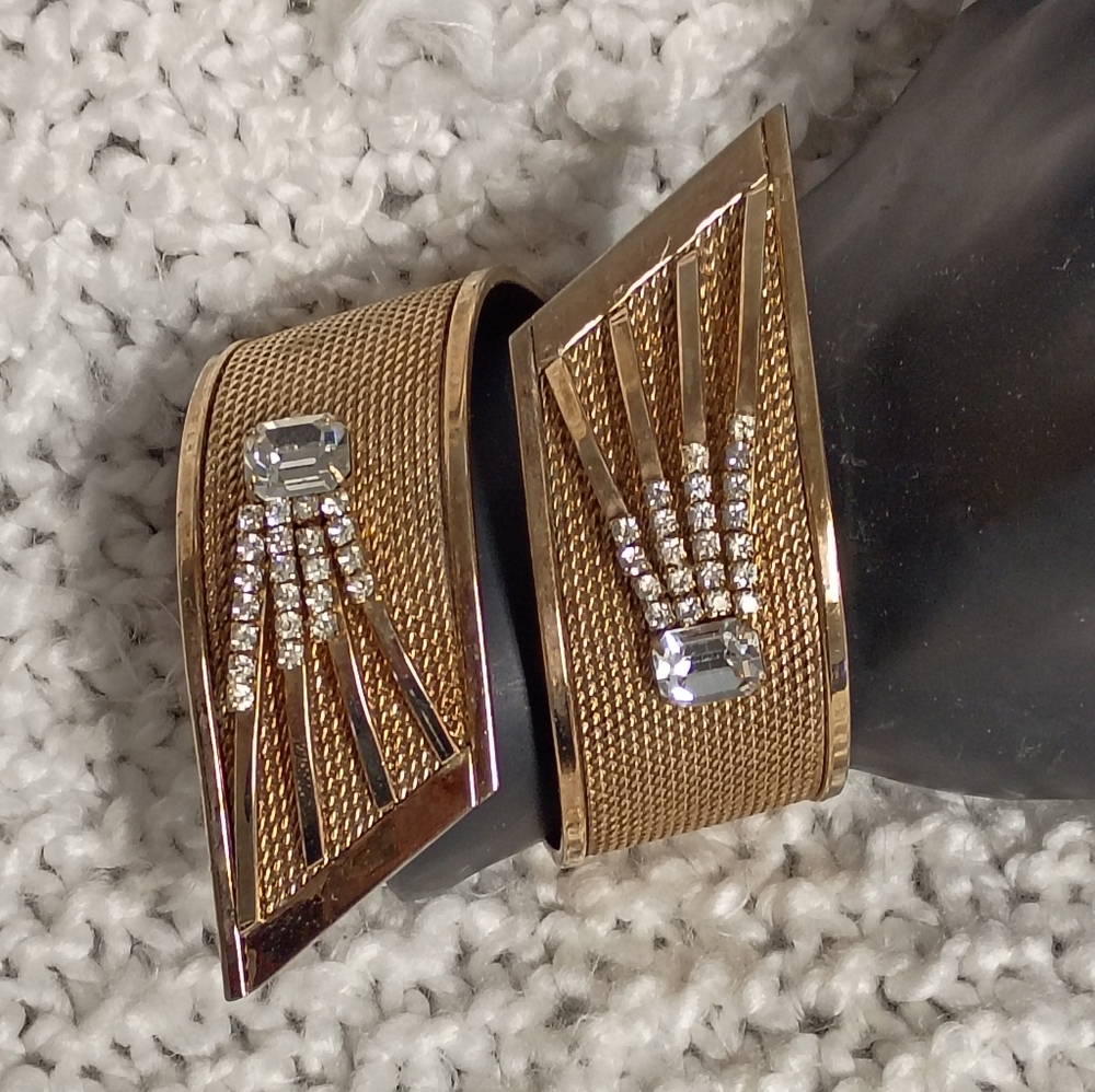 ❤️Vintage VARGAS XL Shooting Star Gold Rhinestone Clamper Bracelet Signed